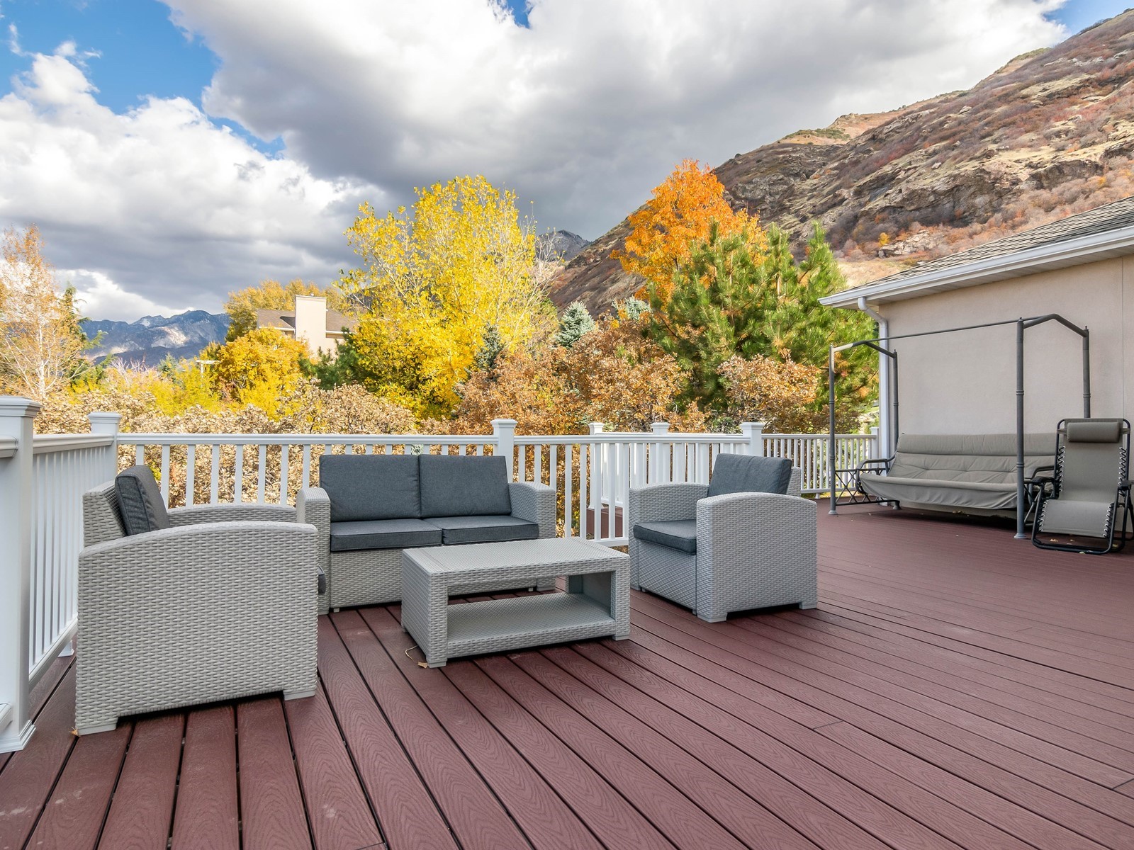 Wasatch Retreat in Draper with Mtn Views Theater and Hot Tub