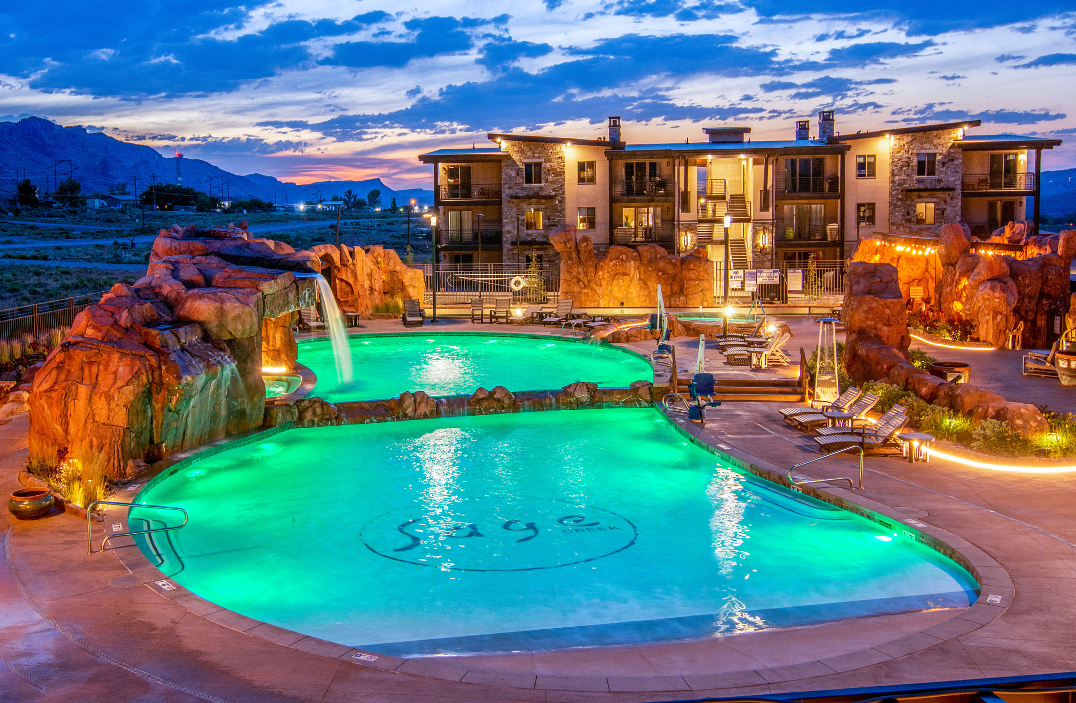 Sage Creek E3 in Moab with Private Hot Tub and Community Pool