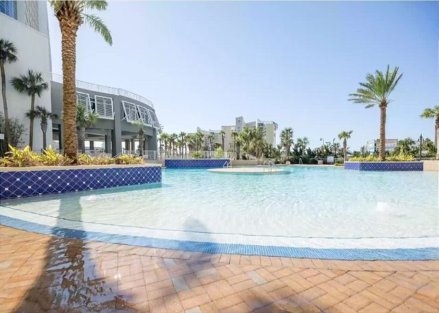 Gentle Shores at Laketown Wharf - Sleeps 8 - Beachfront View - No Resort Fees