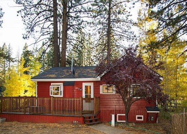 RED CABIN on Golf Course, DOG friendly