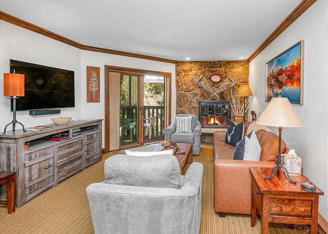 Westwind 207 2BD 2BA Platinum Condo in Lionshead Village 2