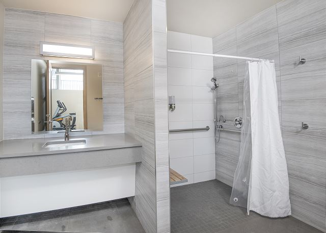 Westwind 208B Hotel Room in Lionshead Village 4