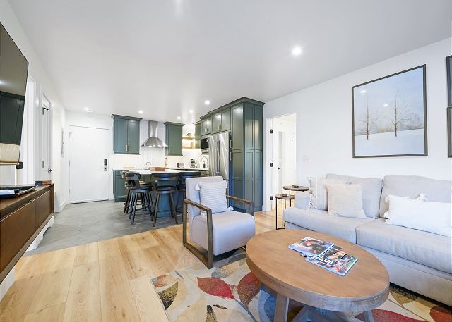 Westwind 102 2BD 2BA Diamond Condo in Lionshead Village 2