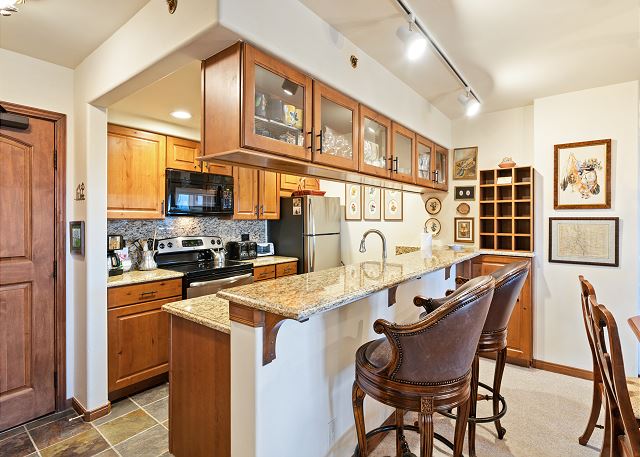 Borders Lodge L405 2BD Beaver Creek Ski-In, Ski-Out Condo 4