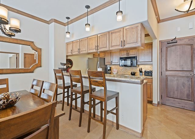 Borders Lodge U207 2BD Beaver Creek Ski-In, Ski-Out Condo 4