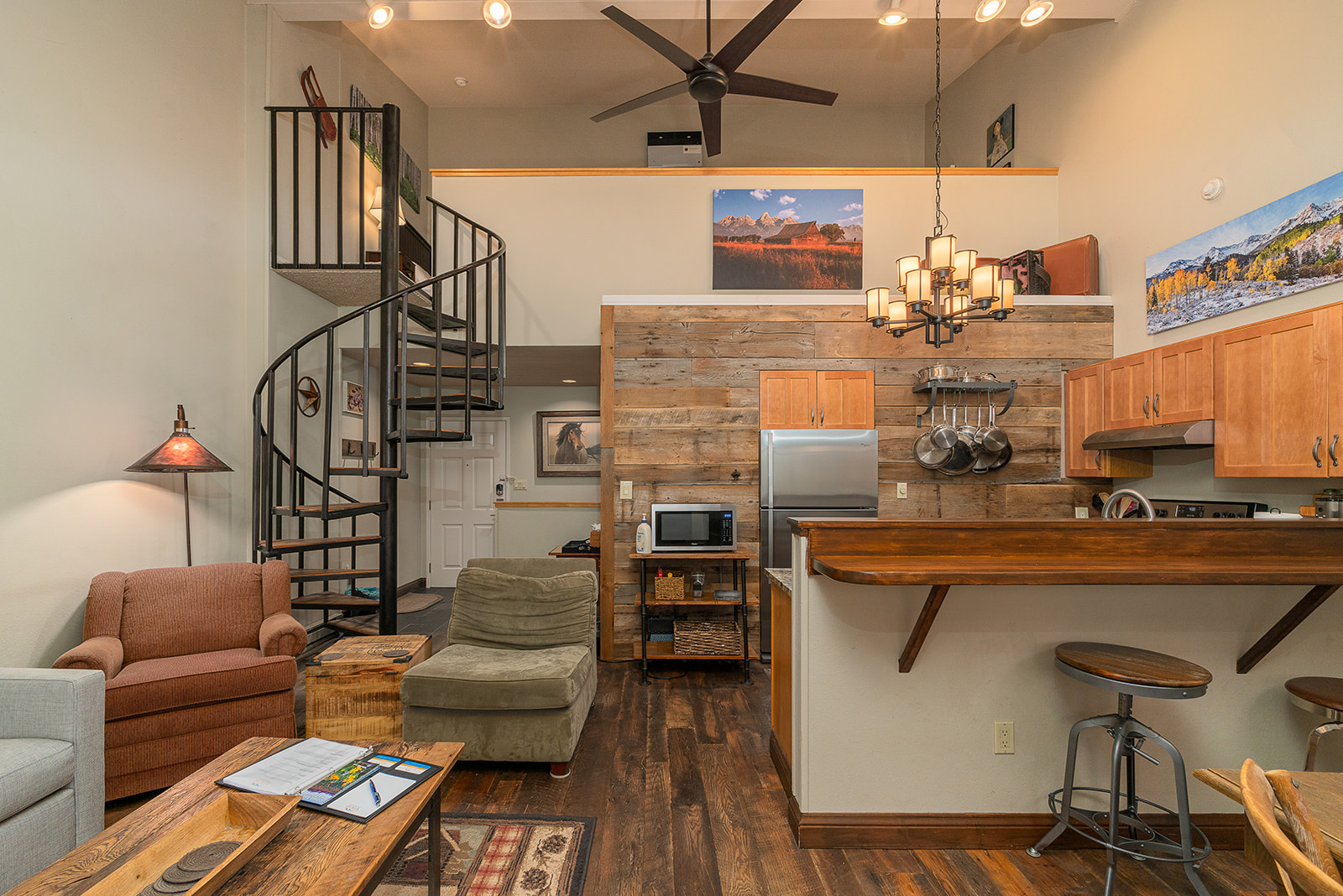 Lulu 6p Liftside Condo Walk To Gondola 2bd + Loft, 2ba, Sleeps 6 - 特柳賴德