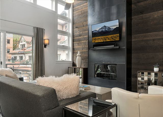 Blue Mesa 2 | Ski In/Out + Hot Tub Access 3Bd, 3Ba, Sleeps 8-10