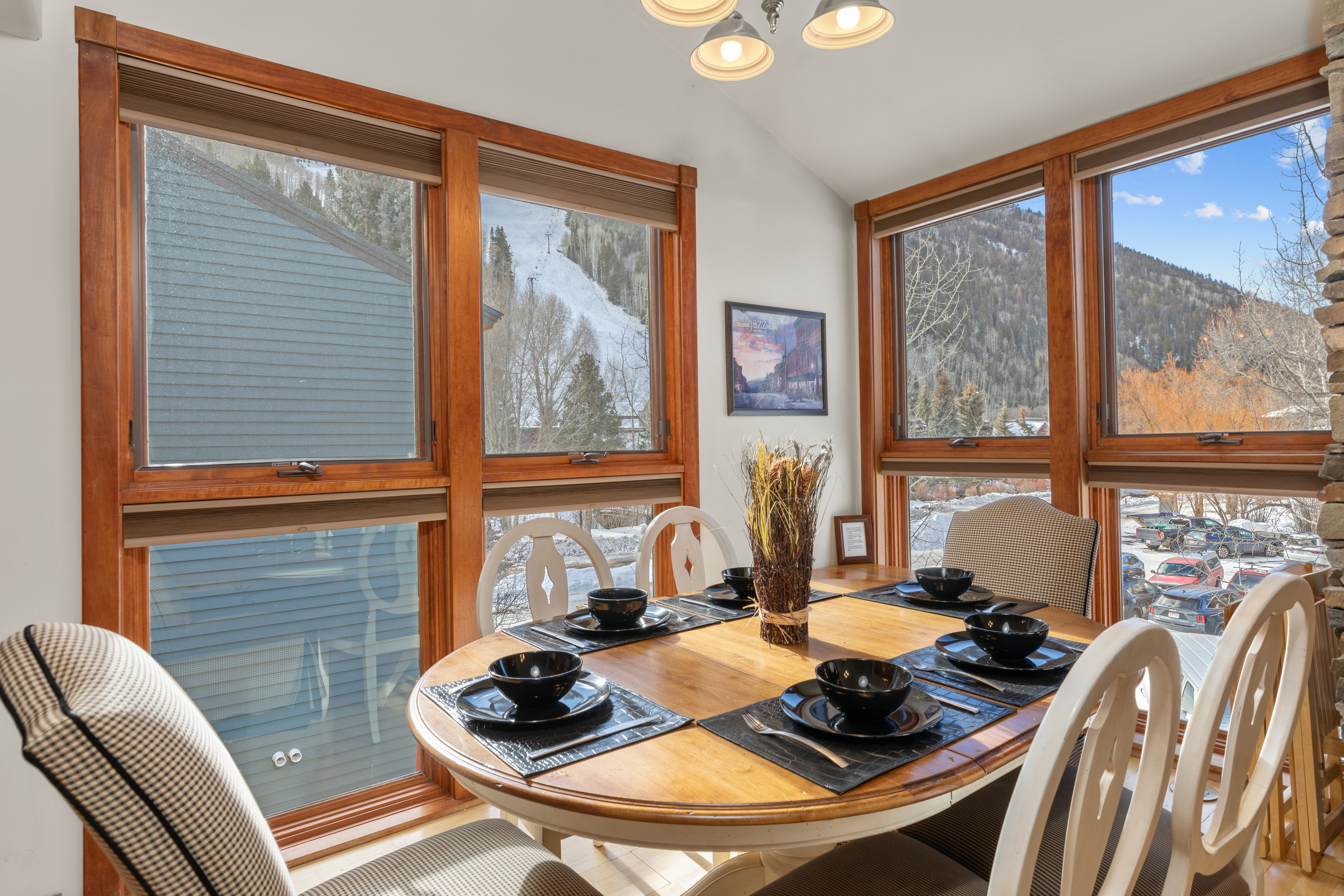 Perfect Base | Lift 7 + Ski & Hottub Access 3 Bd, 3 Ba, Sleeps 8 - Telluride, CO