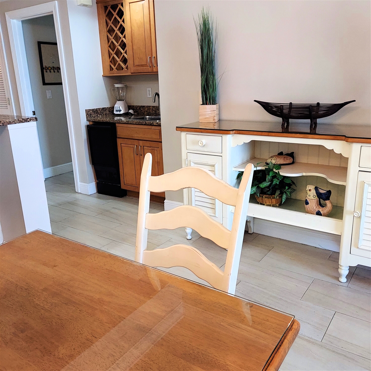Wet Bar with Ice Maker