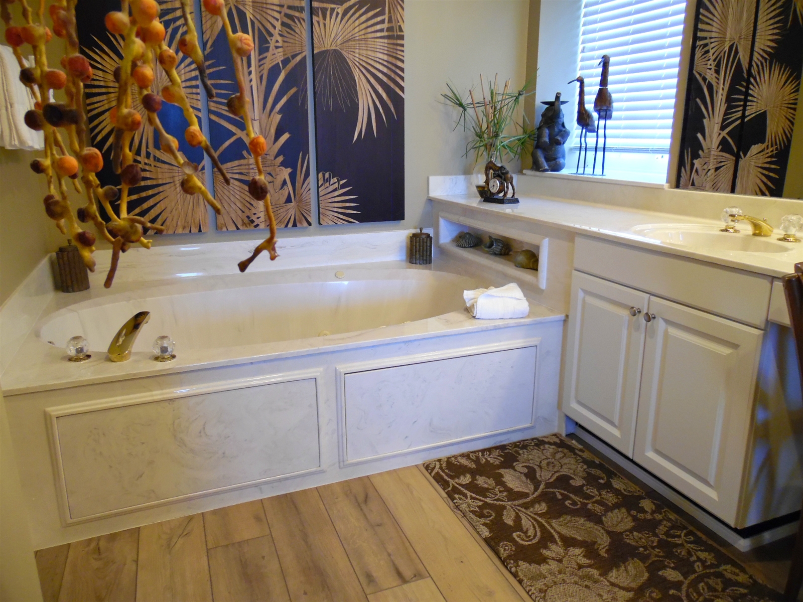 Master Bath Jacuzzi Tub