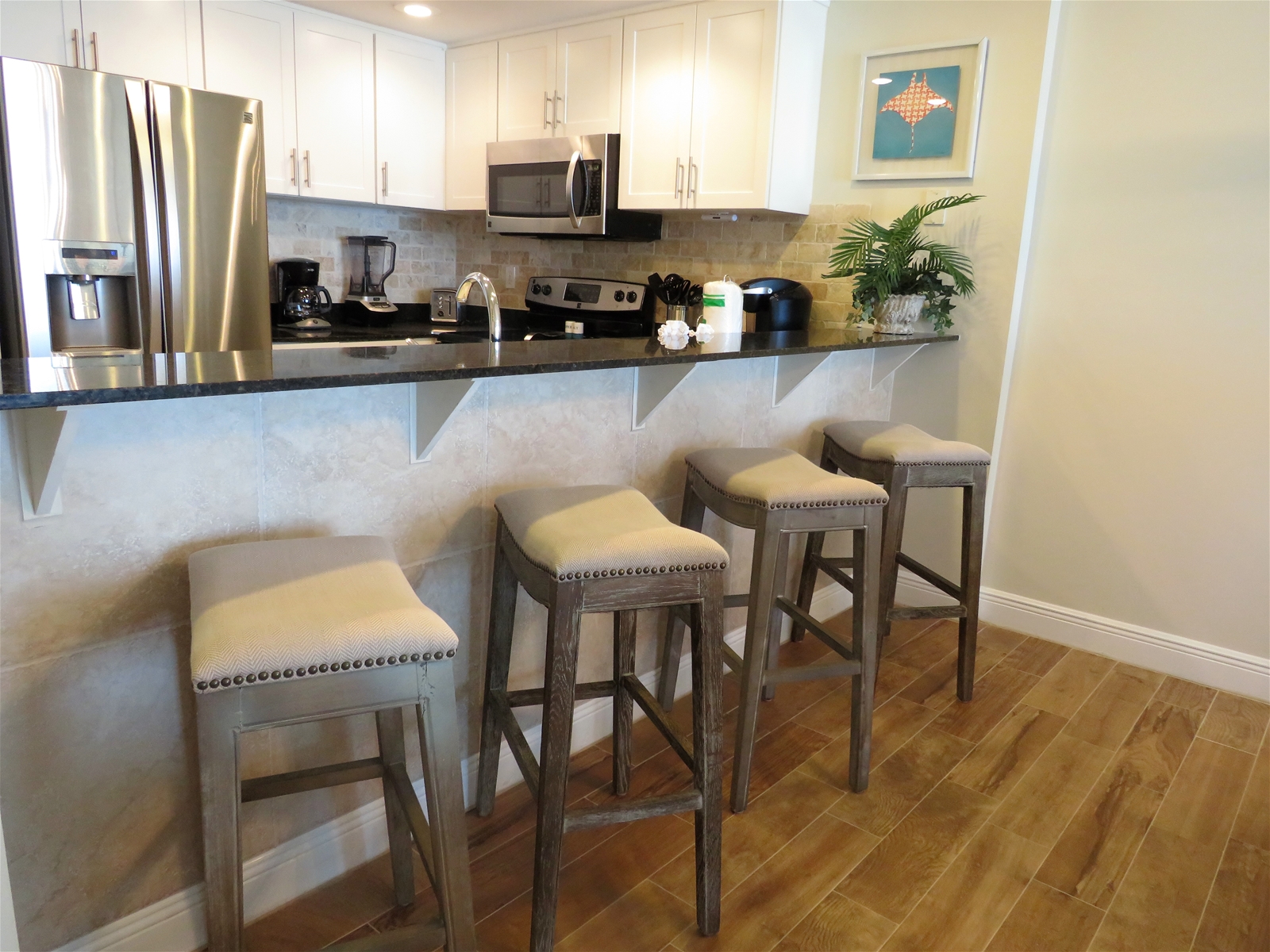 Bar with Seating for 4