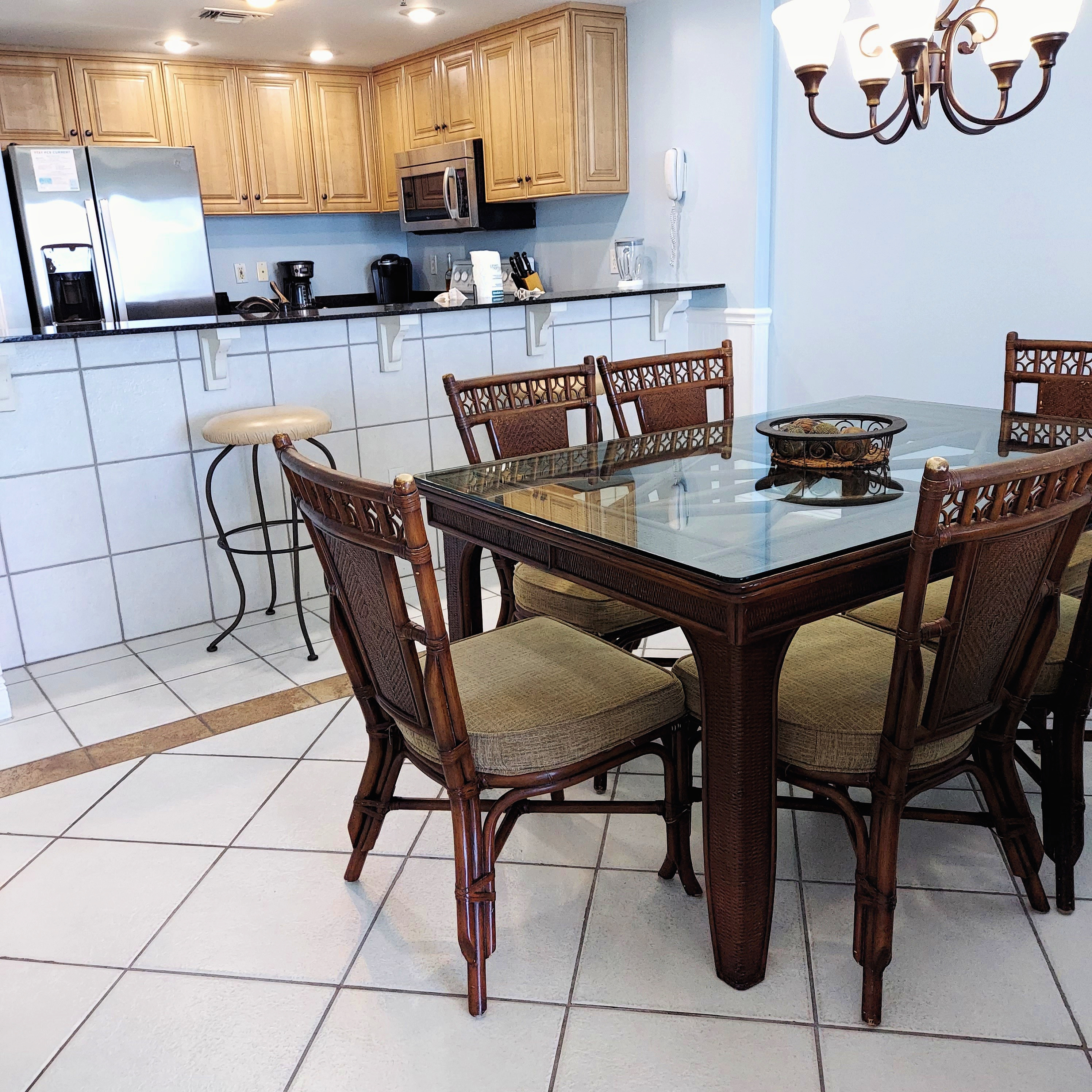 Dining/Bar/Kitchen Area