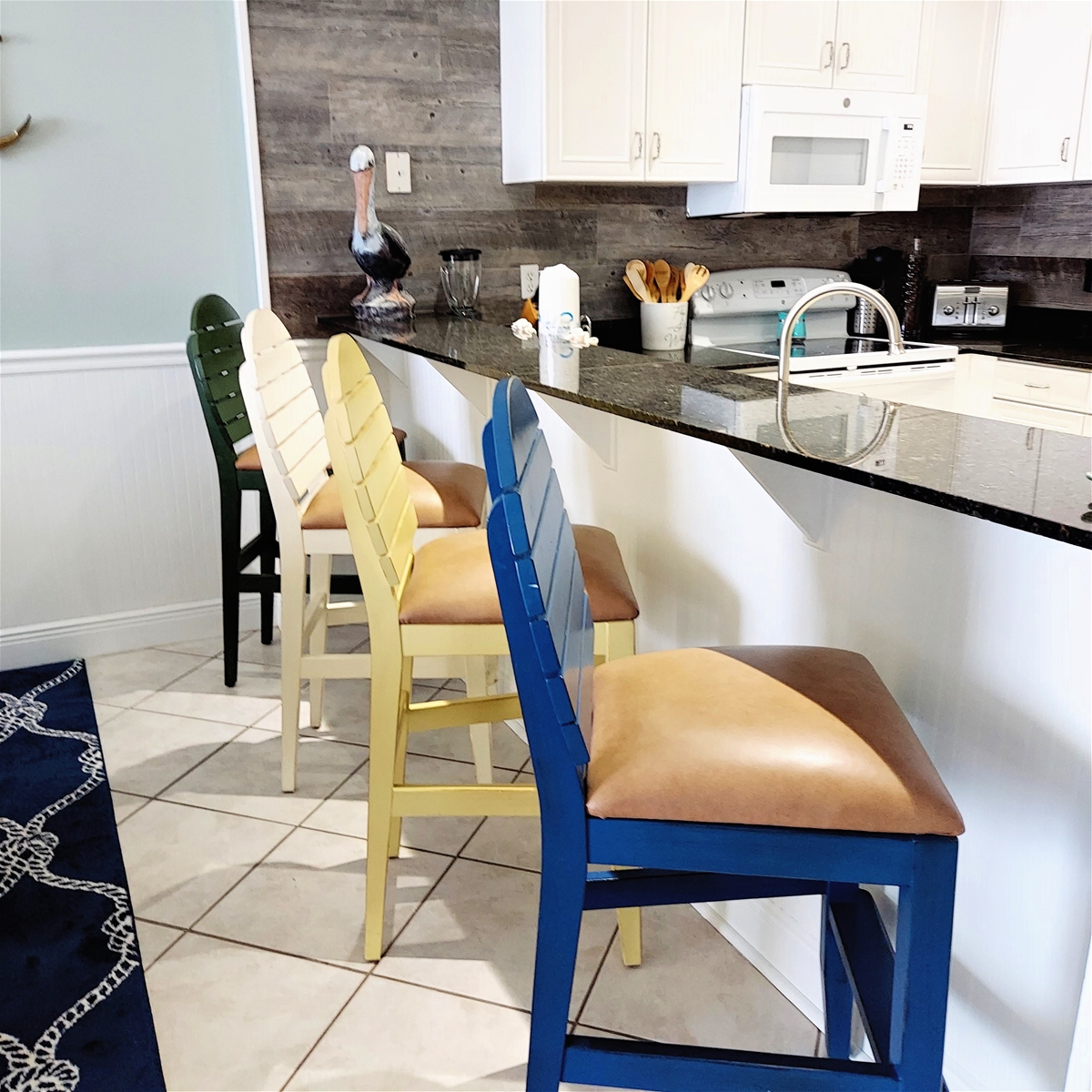 Bar with Seating for 4