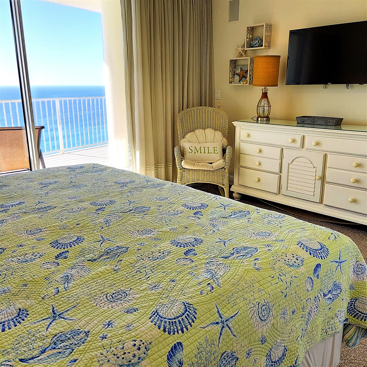 Gulf Front 2nd Master Bedroom 50 Inch TV