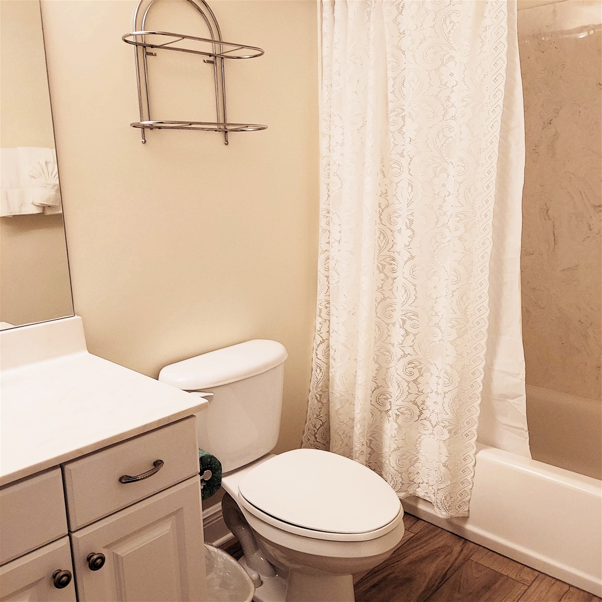 Queen Bedroom Private Bath