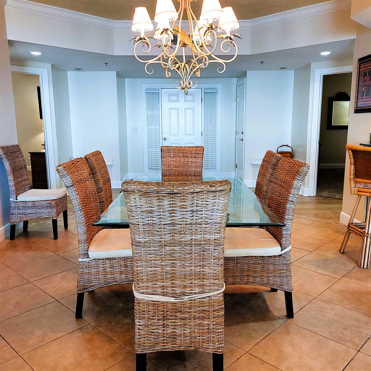 Spacious Dining Room