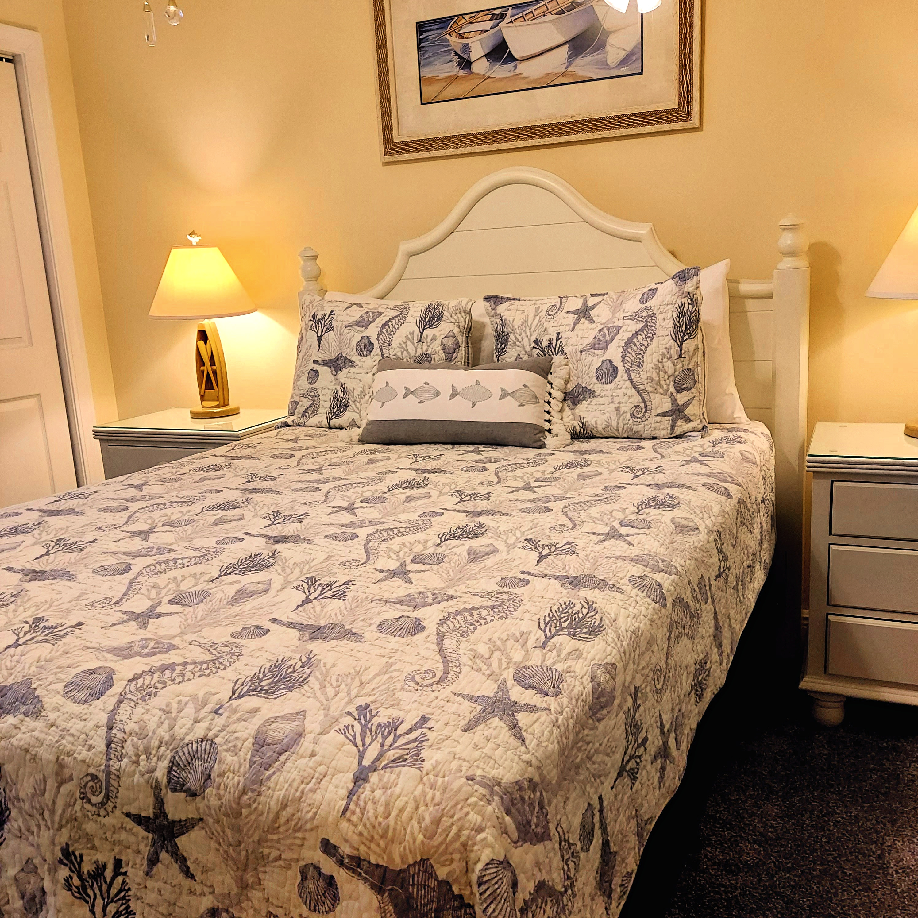 2nd Bedroom with Queen Bed