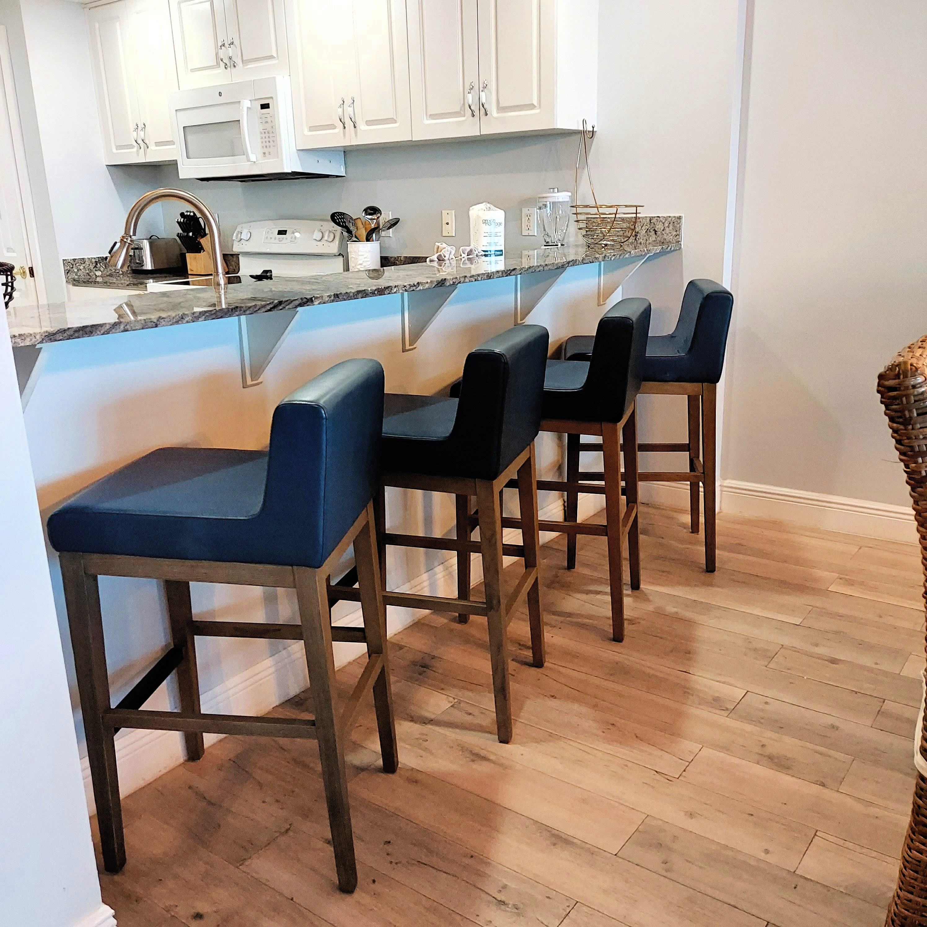 Bar Area with Seating for 4