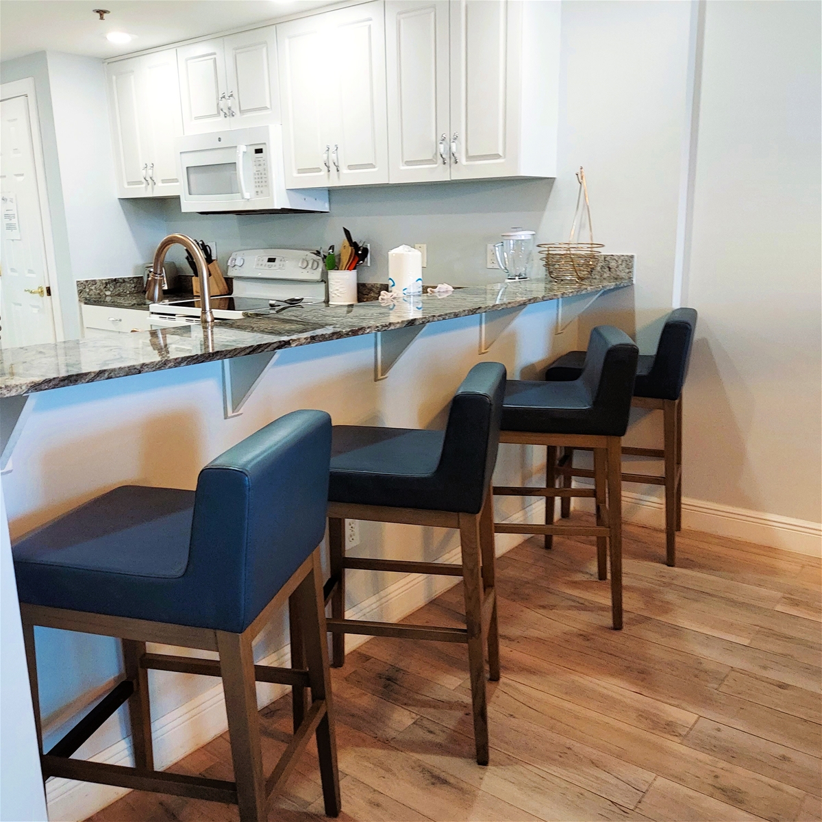 Bar Area with Seating for 4