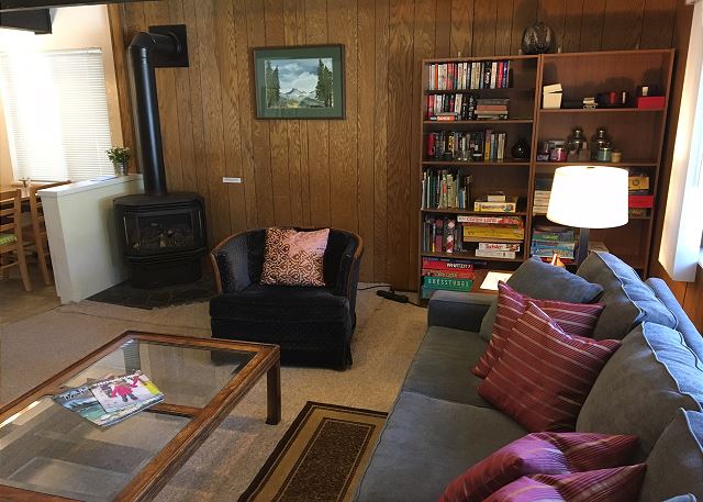 Classic Carnelian Bay Log Cabin in Lake Tahoe