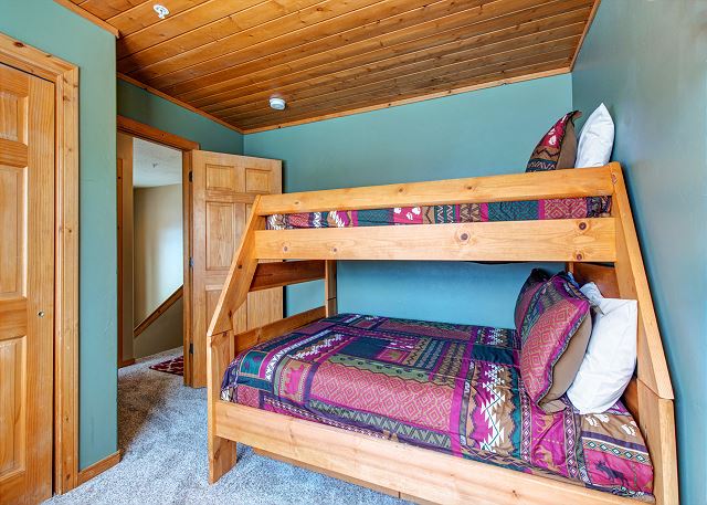 Upstairs Bunk Room - Twin-over-Full with Twin Trundle
