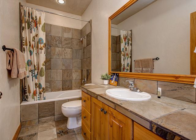 Lower Level Shared Bathroom with Tub/Shower Combo