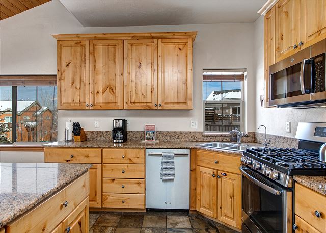 Fully Equipped Kitchen/Dining with NEW Stainless Appliances and Granite Counter Tops
