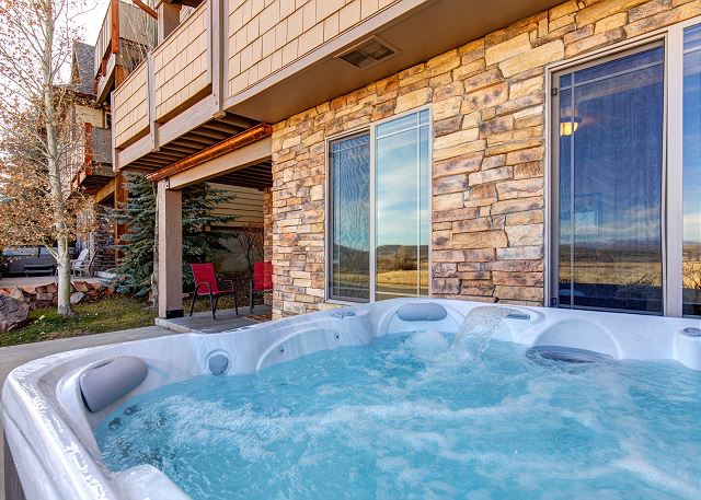 Private Hot Tub - Soak Away the Day!