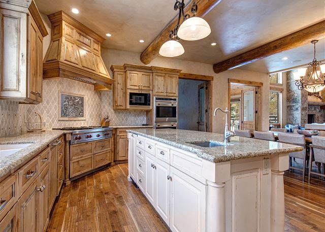 Fully Equipped Gourmet Kitchen with High-End Appliances