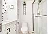 Seascape Villa 3009 - Guest Bathroom 
