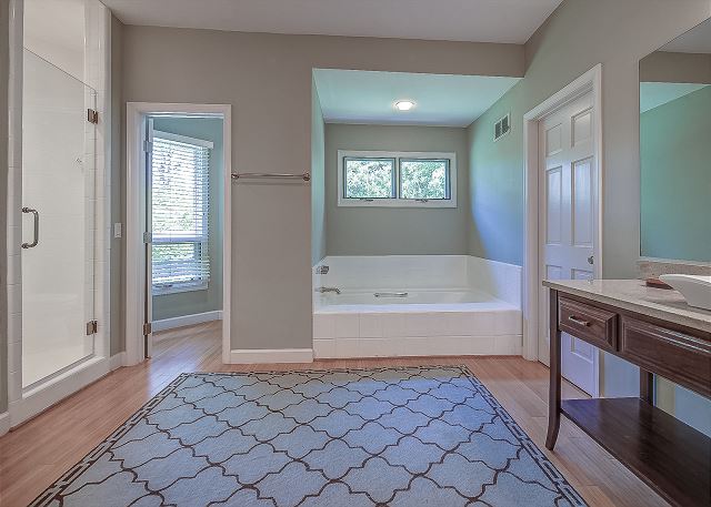 1st Floor Guest Suite Full Bathroom