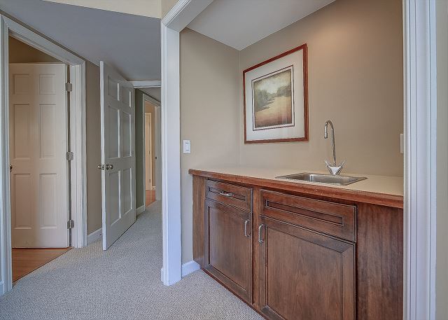 2nd Floor Wet Bar