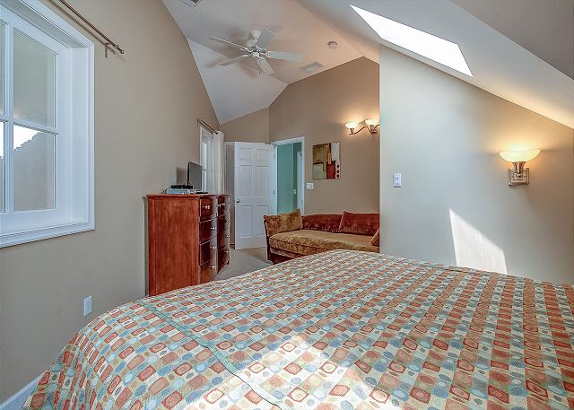 Queen Bedroom