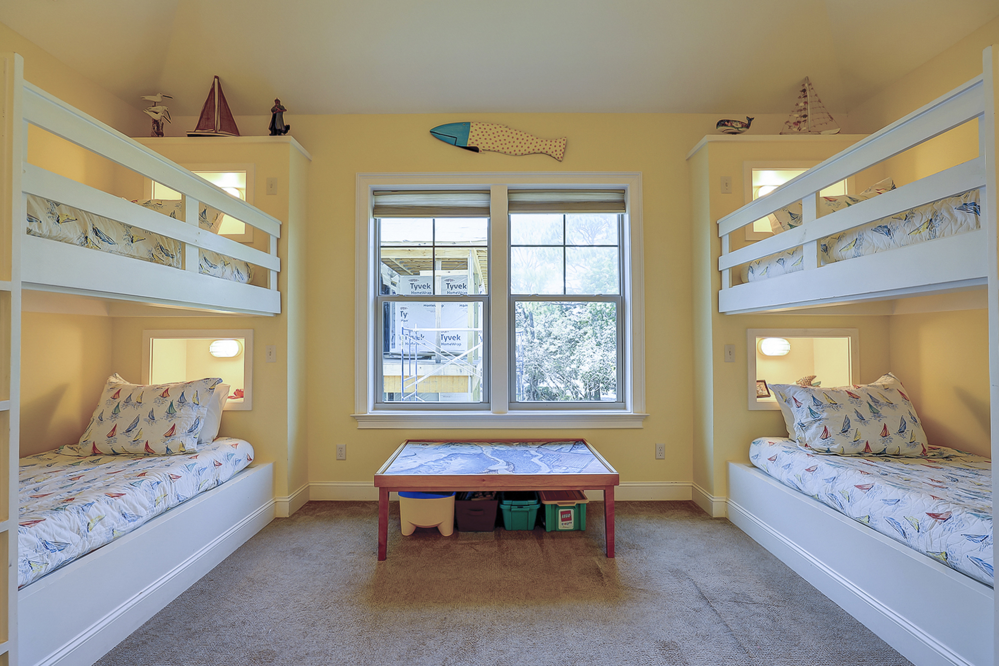 2nd Floor Bunk Suite - 4 Twin Bunk Beds