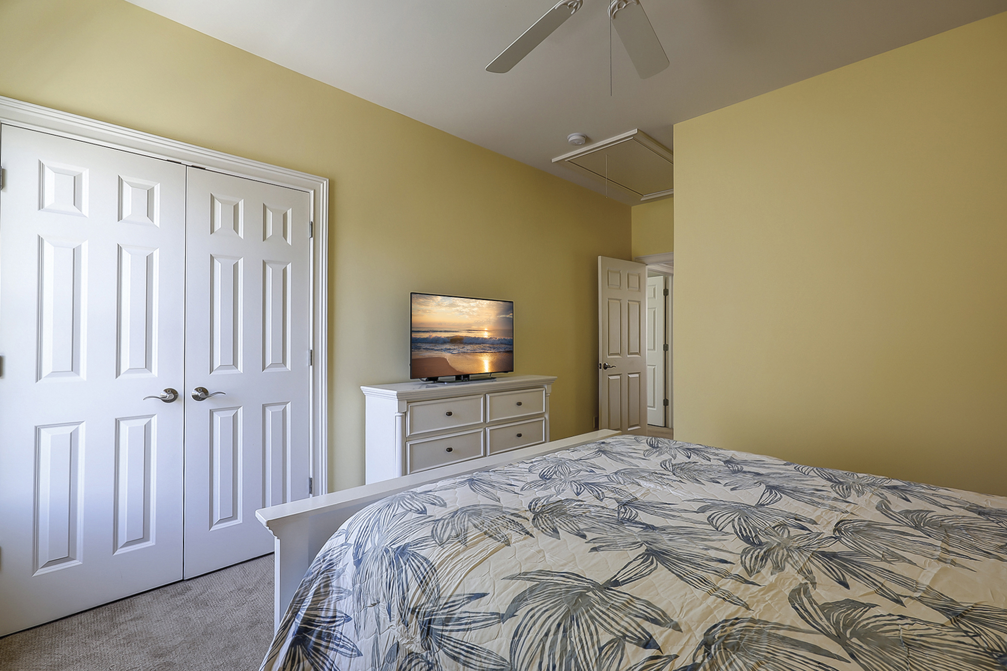 2nd Floor Queen Suite