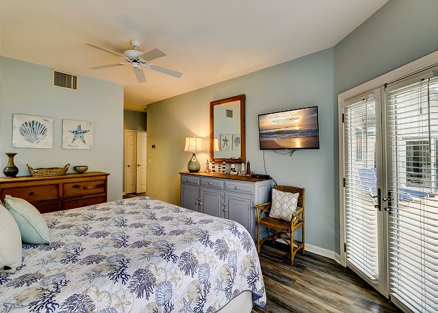 1st Floor King Suite