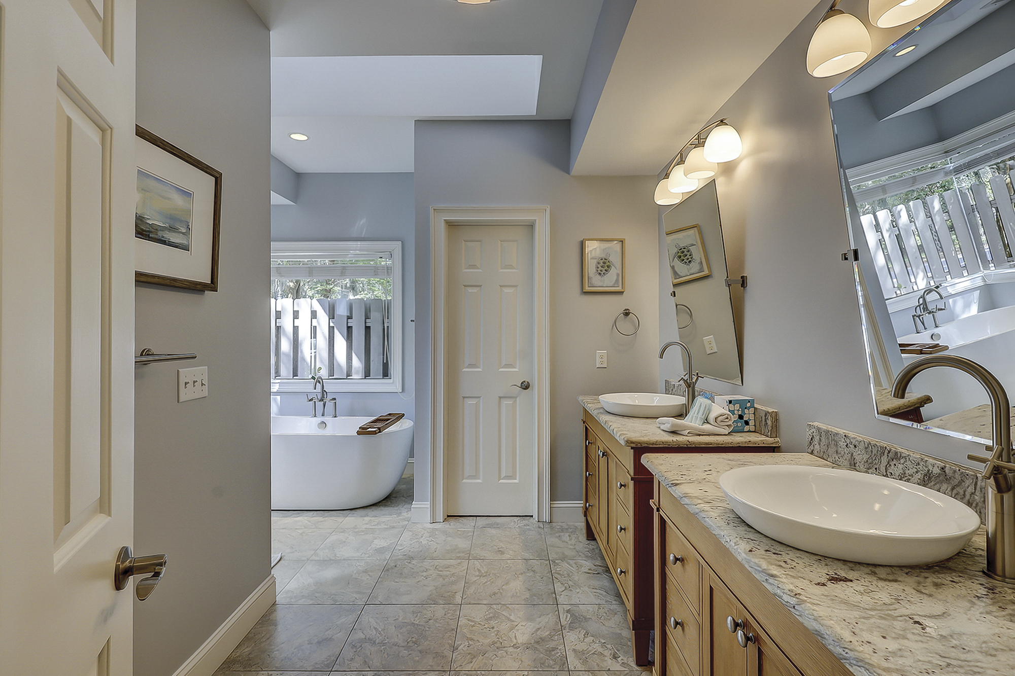 Priimary Guest Bathroom