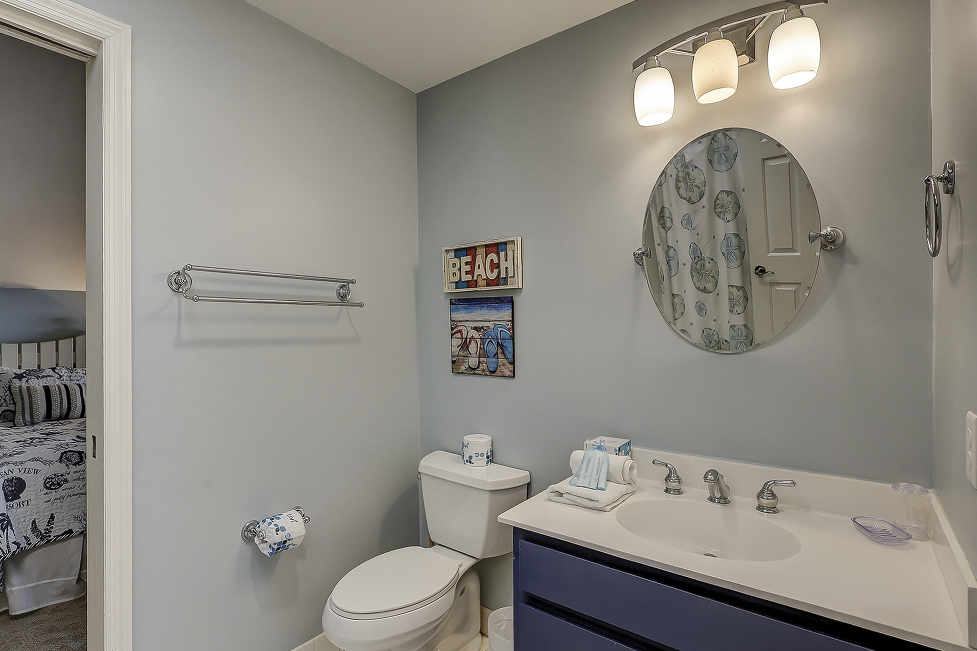Shared Guest Bathroom