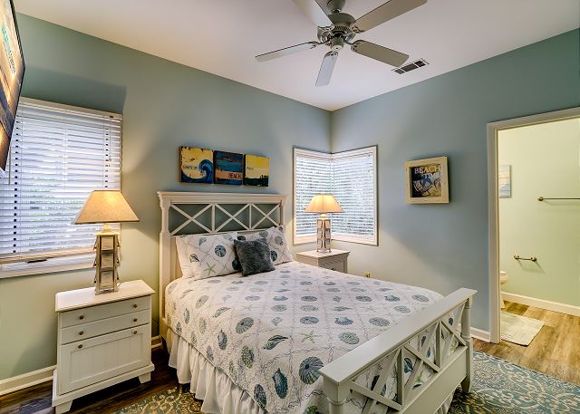 1st Floor Queen Suite