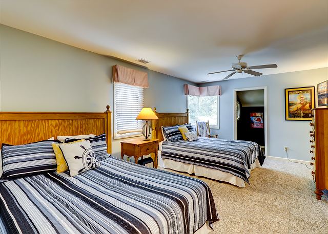 2nd Floor Guest Bedroom - 2 Queens