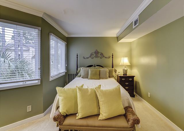2nd Floor Queen Suite