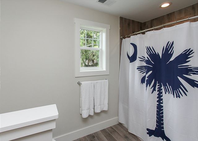 Bunk Bedroom Full Bathroom