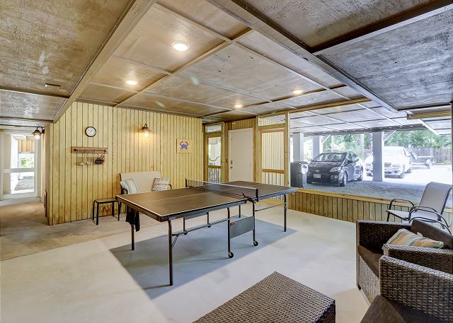 Pool Level Screened Game Room