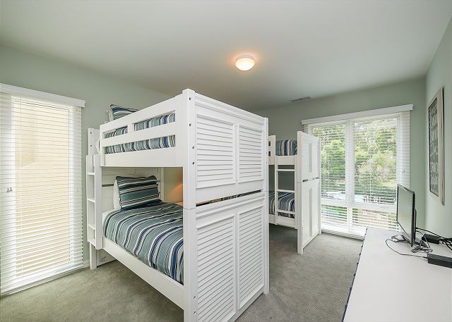 3rd Floor Guest Bedroom - 4 Twin Bunks