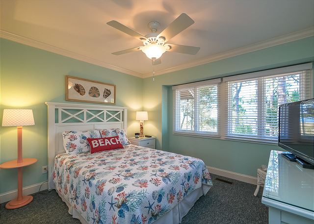 2nd Floor Queen Suite