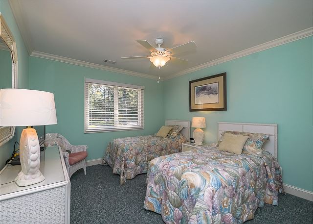 1st Floor Guest Bedroom