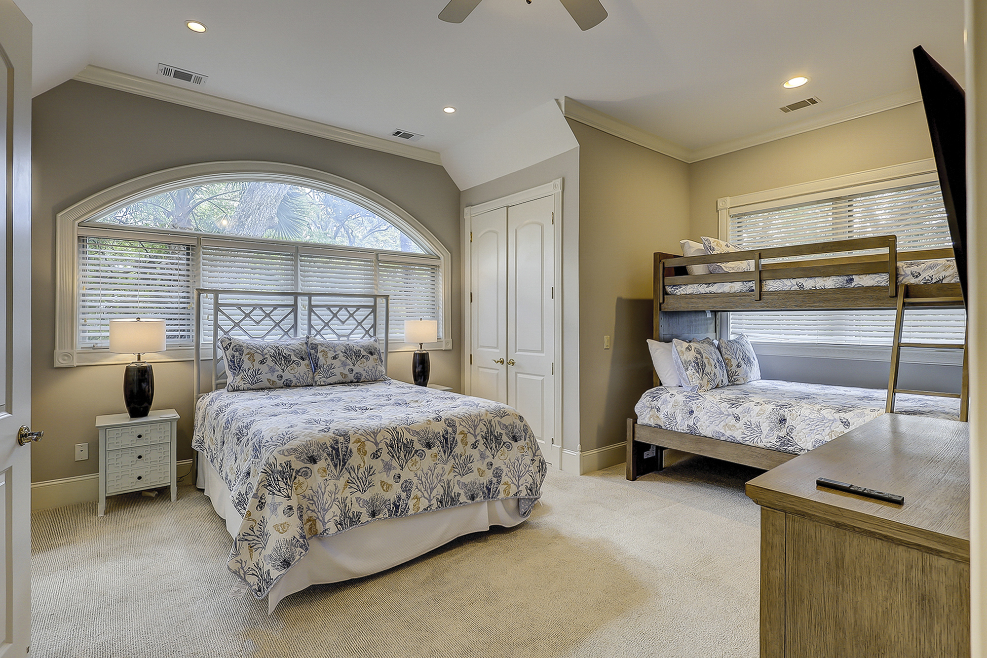 In-law Suite Bedroom - 1 Queen/ 1 Bunk (2 Twins) Sleeps 4