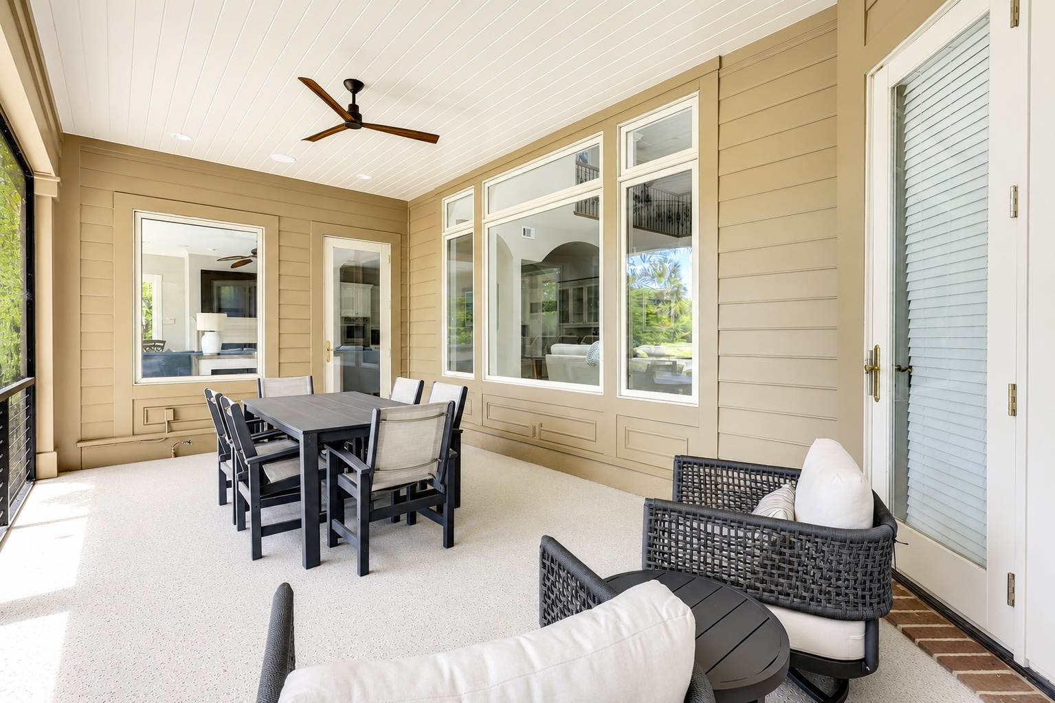 Screened-in-Porch off the Living Room