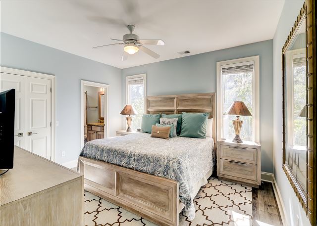 1st Floor King Suite