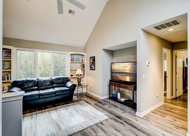 2nd Floor Living Area